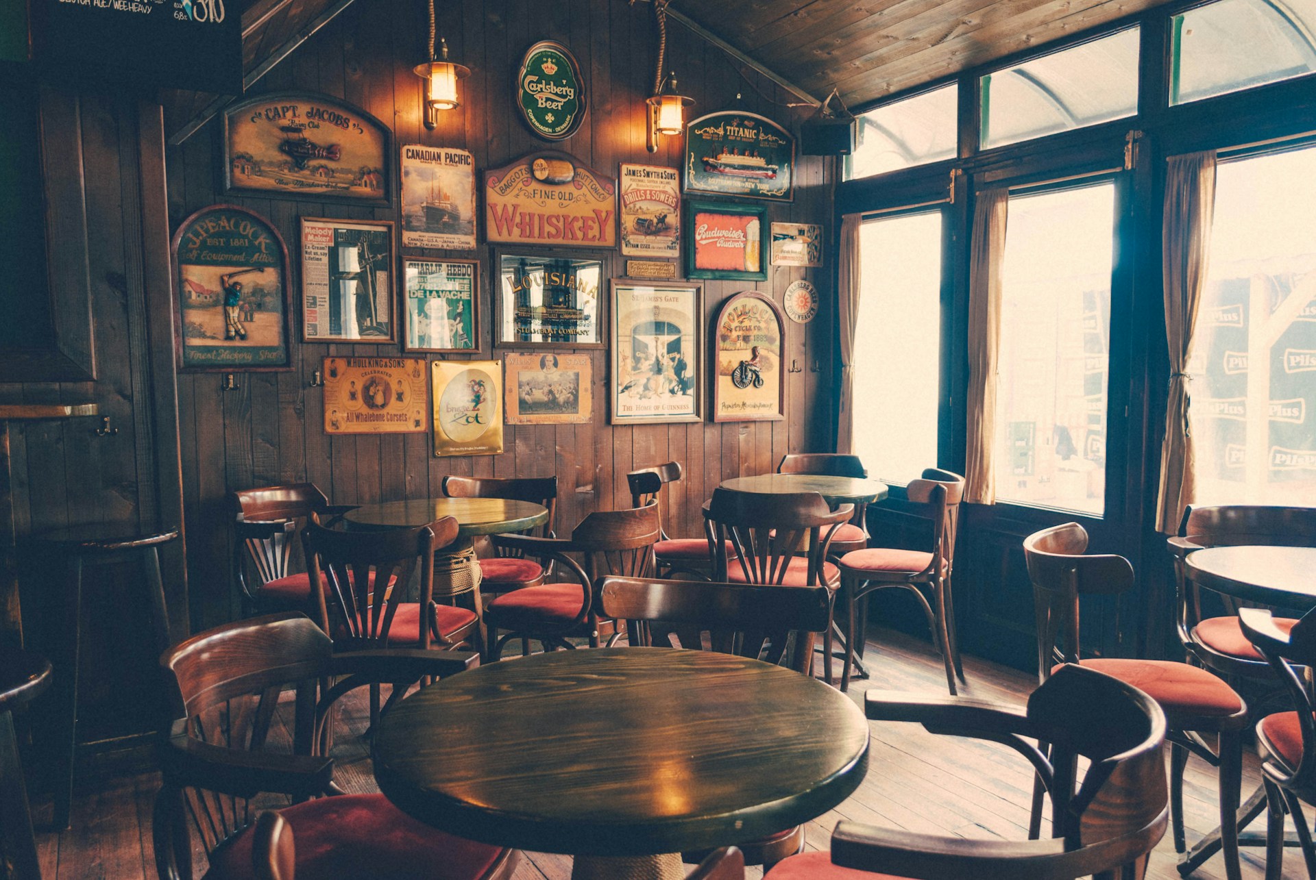 The Crossed Keys pub interior
